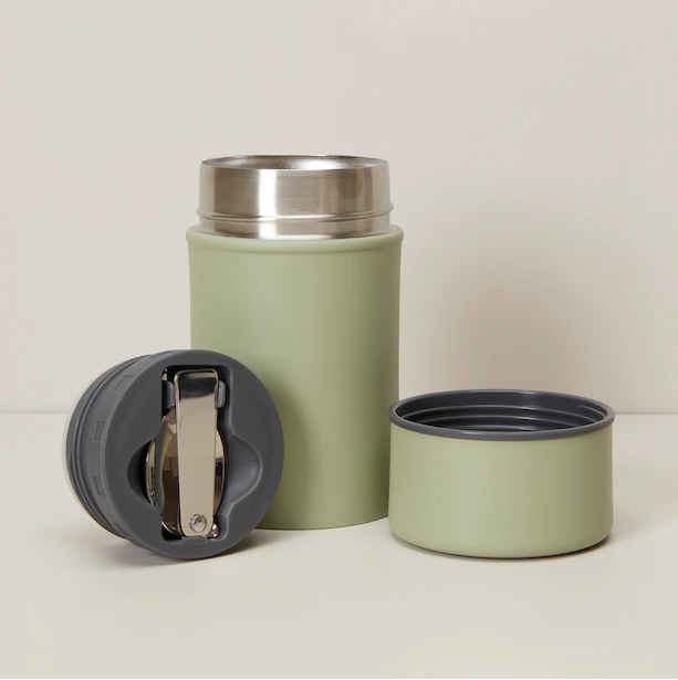A Oui thermos in sage
